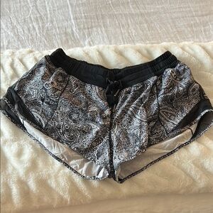 Black and White Lululemon Paisley Shorts